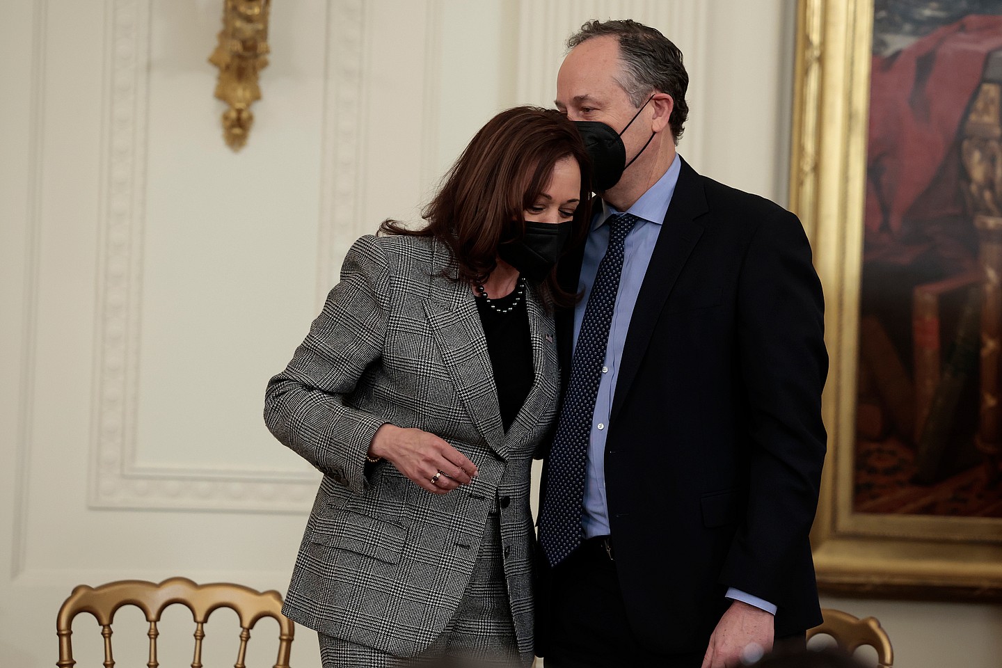 Second Gentleman Douglas Emhoff kisses his wife, Vice President Kamala Harris