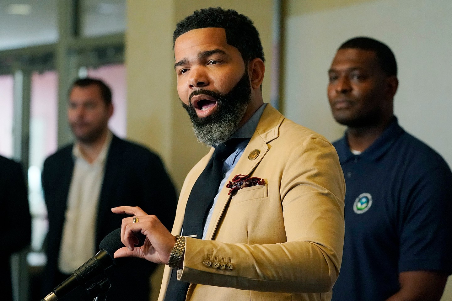 Mayoe Chokwe Lumumba discusses water woes in Jackson, Miss.