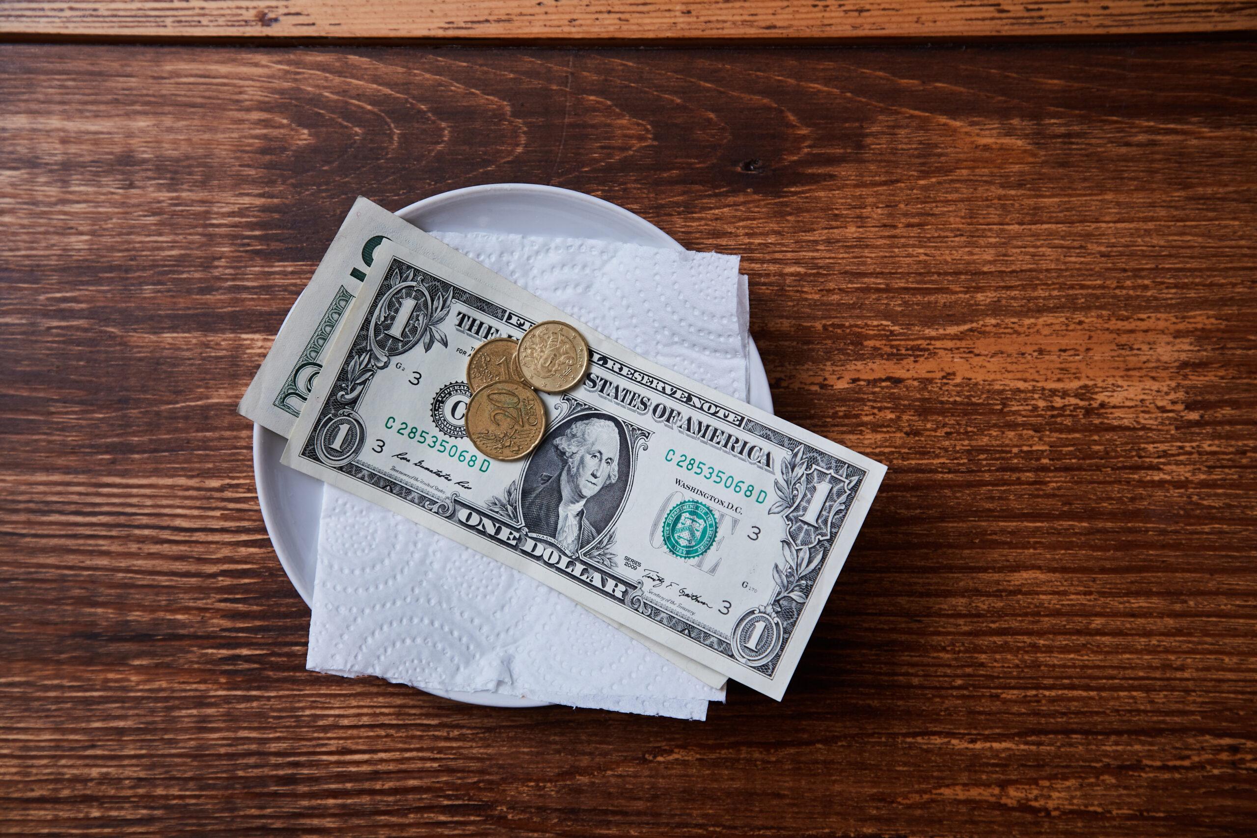 Tipping, When to tip, When you don't have to tip, is tipping required, Black people and tipping, the service industry, theGrio.com