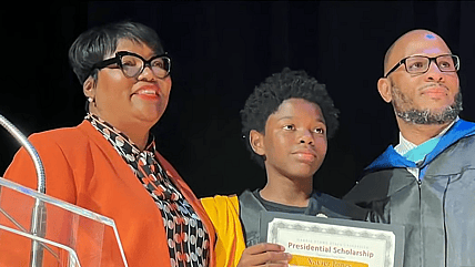 Missouri teen walks to graduation
