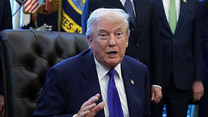 Donald Trump, Donald Trump Racist Obama Meme, Donald Trump Racist Video, Donald Trump Barack Obama, Donald Trump Michelle Obama
