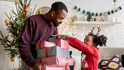 Is it OK to give gift cards for Christmas?, Is $25 too cheap for a gift card?, last minute gift ideas, What is the appropriate amount for a Christmas gift card?, Are gift cards a lazy gift?, what to get as a last minute gift, places to find last minite gifts, Black-owned last minute gifts theGrio.com