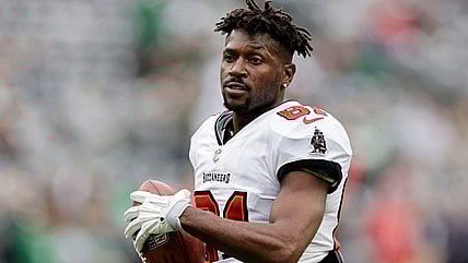 Antonio Brown, Antonio Brown jumped, Black NFL players, crime, theGrio.com