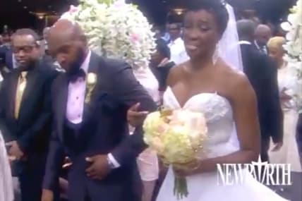 Jamal Bryant hosted a mass wedding for several couples at New Birth Church Missionary Baptist Church. (Jamal Bryant/Instagram) thegrio.com