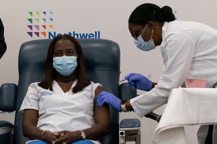Sandra Lindsay Black nurse vaccine thegrio.com