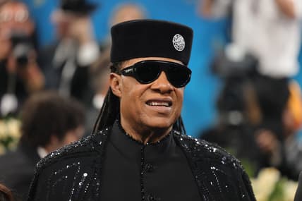 Stevie Wonder, is Stevie Wonder blind?, Stevie Wonder conspiracy theories, Stevie Wonder blind rumors, Can stevie wonder see?, Is stevie wonder blind? theGrio.com