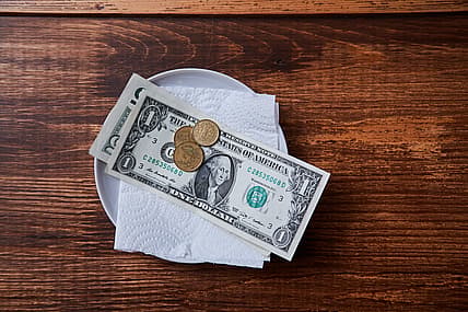 Tipping, When to tip, When you don't have to tip, is tipping required, Black people and tipping, the service industry, theGrio.com