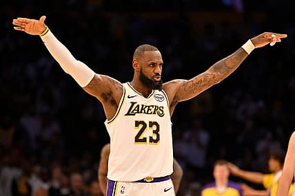 Sacramento Kings v Los Angeles Lakers