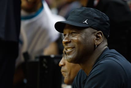 Charlotte Hornets v Los Angeles Clippers