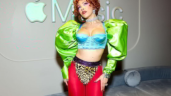 Apple Music Celebrates Doja Cat's New Album Release "Vie"