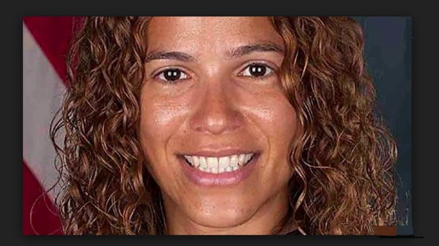 Jennifer Pena thegrio.com