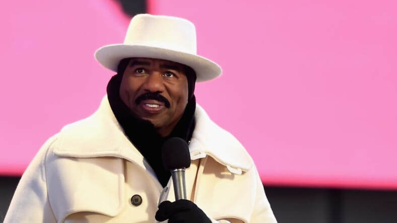 Steve Harvey's New Year's Eve outfit 
