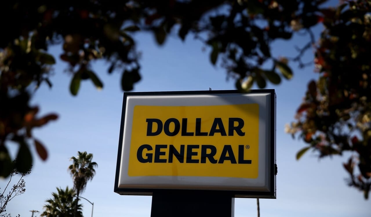 White Woman unleashes racist rant in Dollar General