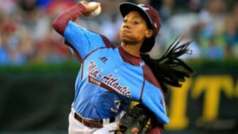 Baseball Little League All-Star pitcher Mo’ne Davis makes Hampton University softball debut