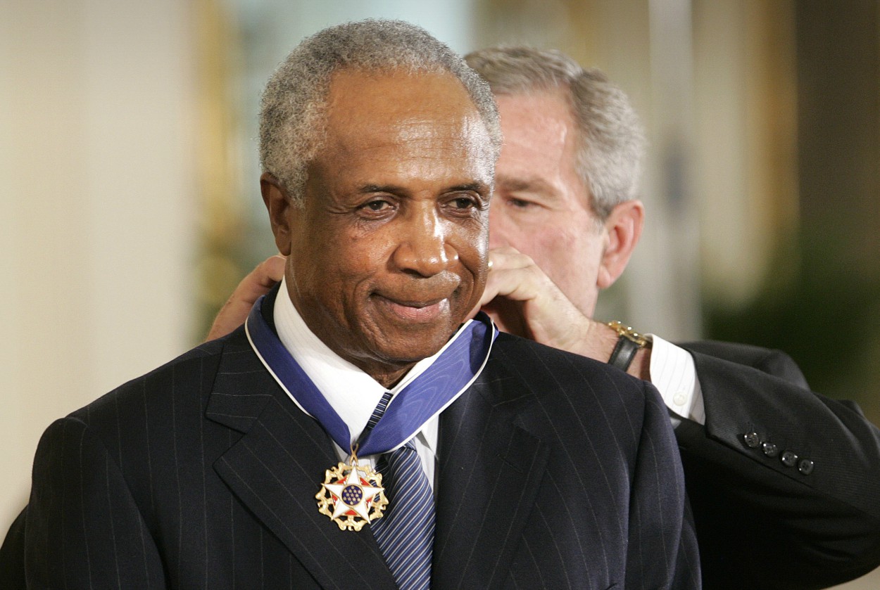 National Baseball Hall of Fame and Museum - Happy birthday to the legendary Frank  Robinson. The Reds and Orioles star, who became the first African-American  manager with the Indians in 1975, would