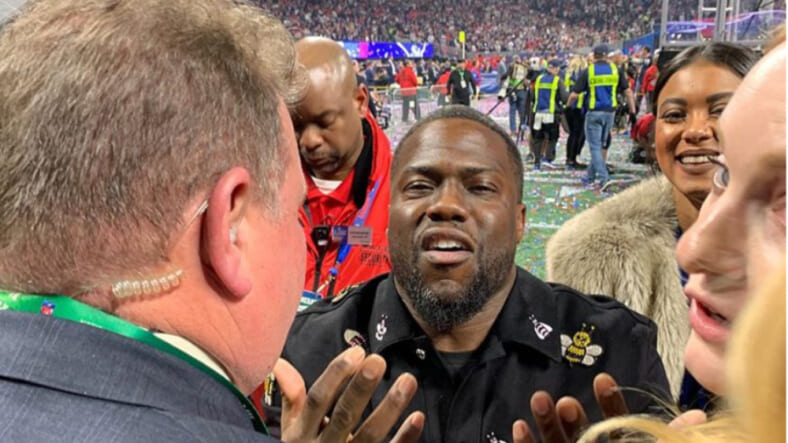Kevin Hart begs for entry to Super Bowl stage. (Kevin Hart/Instagram) thegrio.com