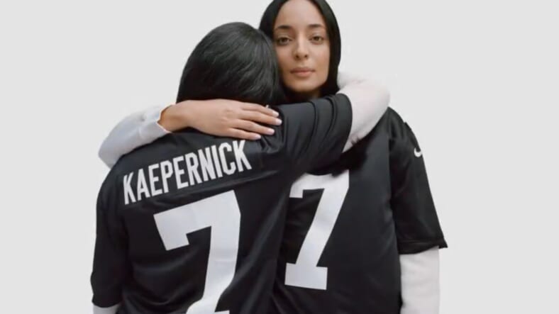 cómo subtítulo Infidelidad New Colin Kaepernick 'Icon' jersey goes on sale, instantly sells out -  TheGrio