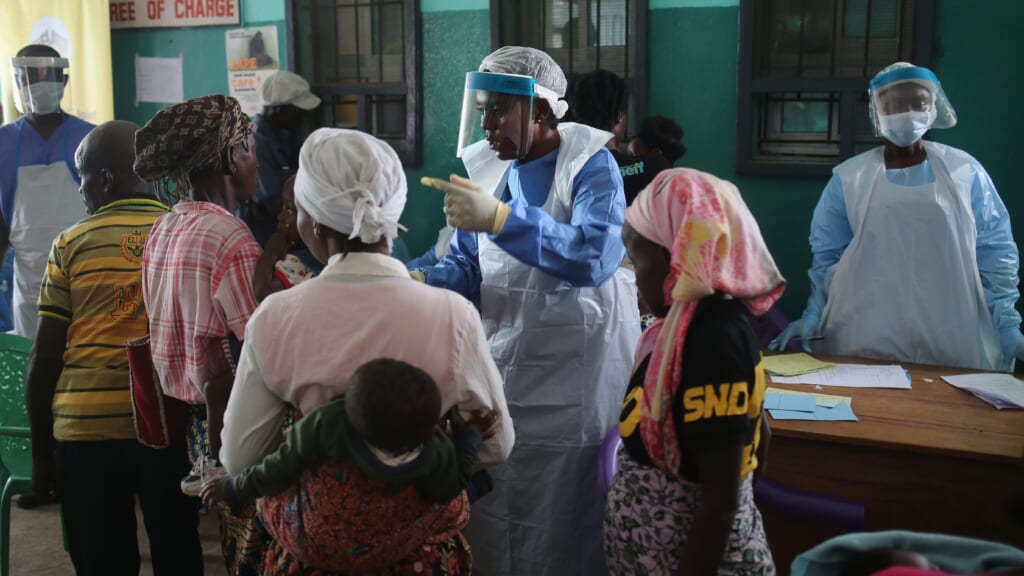 Ebola cases in the Congo rises to more than 900 breaking record - TheGrio