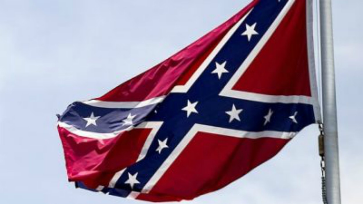 High schoolers' use of Confederate battle flag sparks conflict over ...