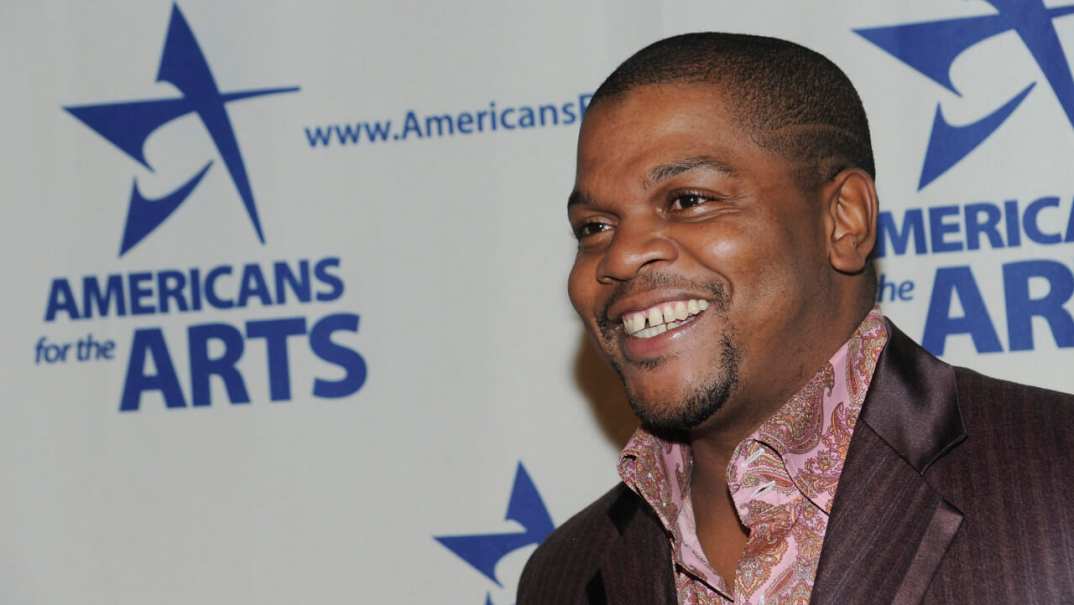 In this Oct. 6, 2008 file photo, Artist Kehinde Wiley attends the 2008 National Arts Awards presented by Americans For The Arts at Cipriani's 42nd St. in New York. Wiley will unveil in New York’s Time Square his first monumental public sculpture in response to Confederate sculptures throughout the U.S. Times Square Arts, the Virginia Museum of Fine Arts and Sean Kelly announced Thursday, June 20, 2019 that “Rumors of War” will feature a bronze sculpture of a young, African-American dressed in urban streetwear mounted atop a horse. (AP Photo/Evan Agostini, File)