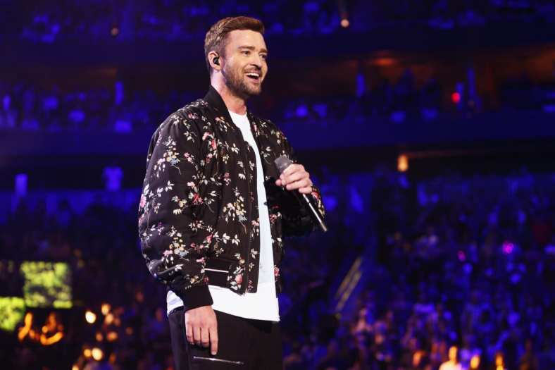 Justin Timberlake dedicates iHeart Radio Award to 'different