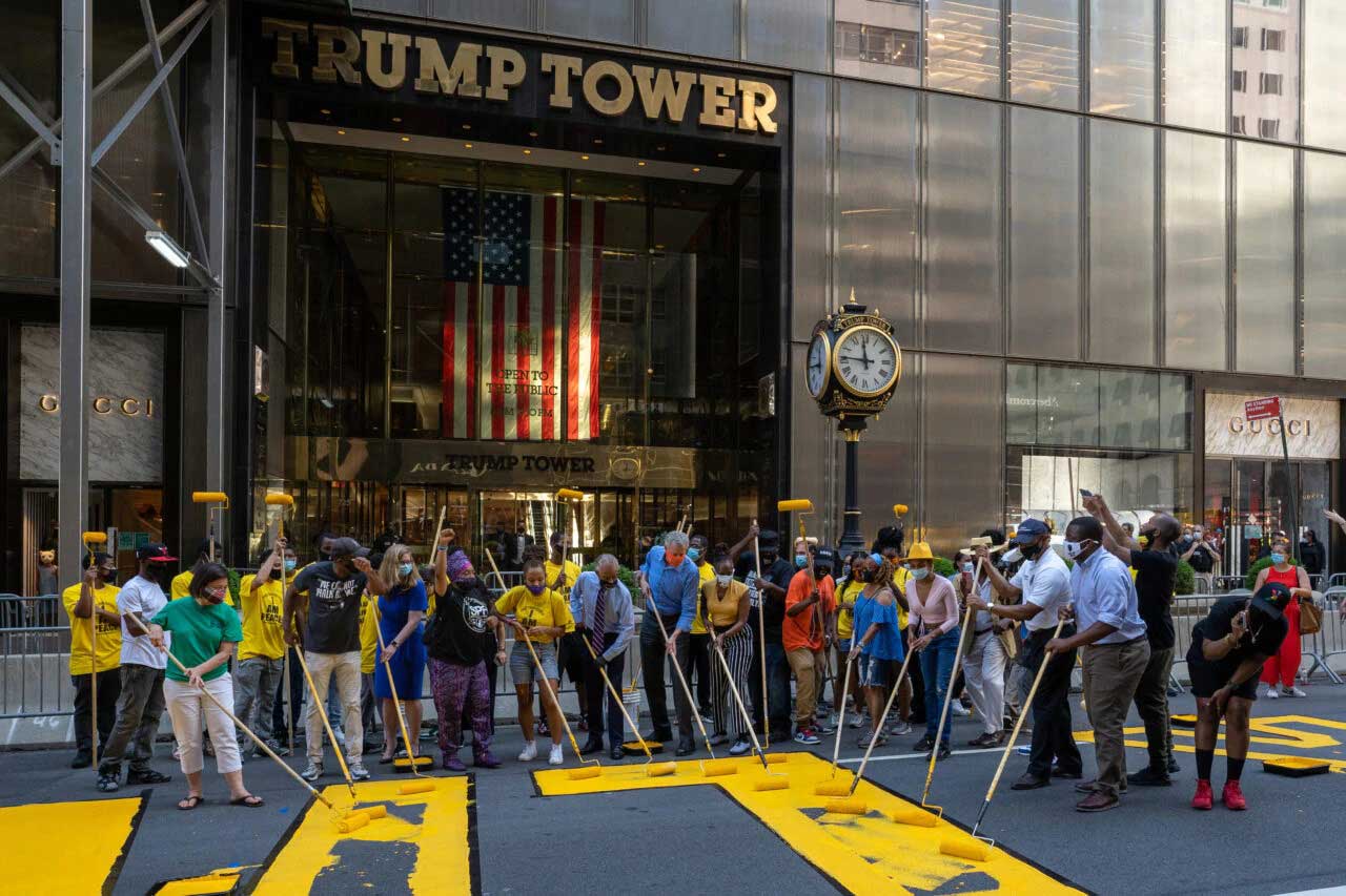 all lives matter and black lives matter protest at Trump Tower