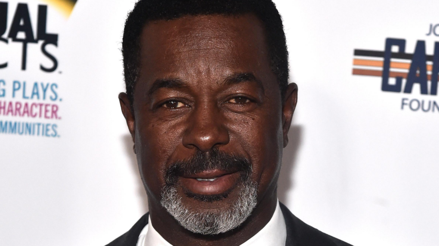 Super Bowl champ Dwight Hicks accuses Michigan doctor of sexual abuse