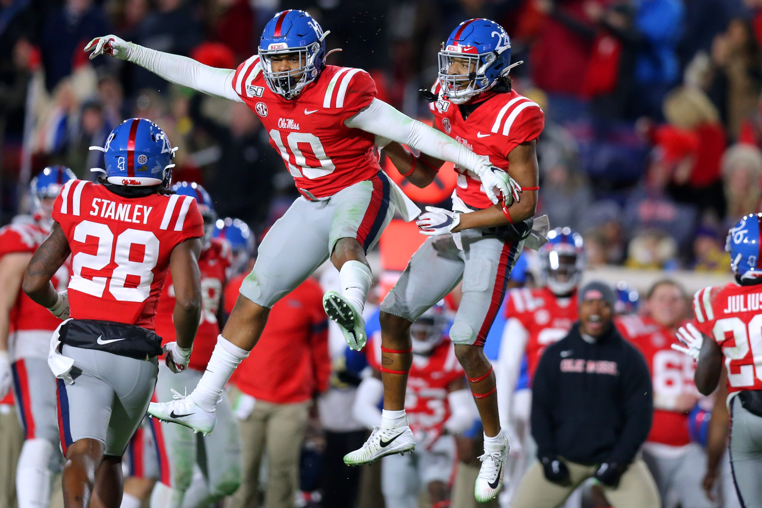 college-football-team-walks-out-of-practice-to-protest-racial-injustice