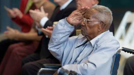 Oldest WWII veteran Lawrence Brooks