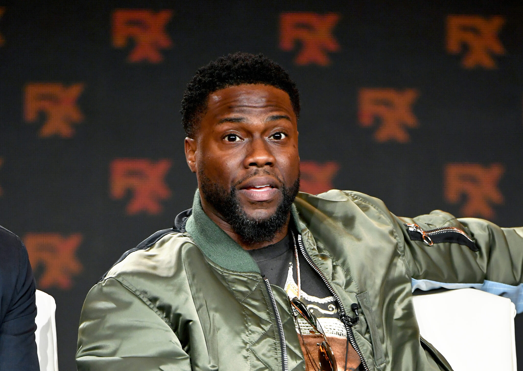 Kevin Hart to debut SiriusXM podcast with Seinfeld as guest LaptrinhX