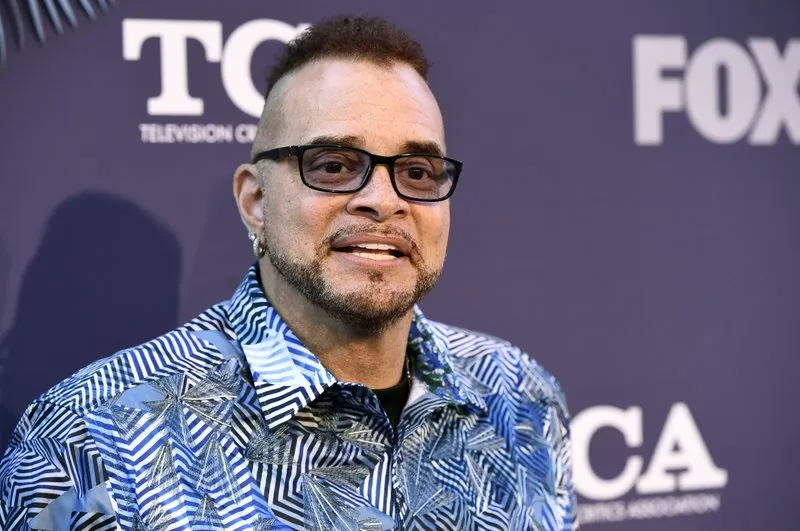 Sinbad learning to walk again after complications from a 2020 stroke