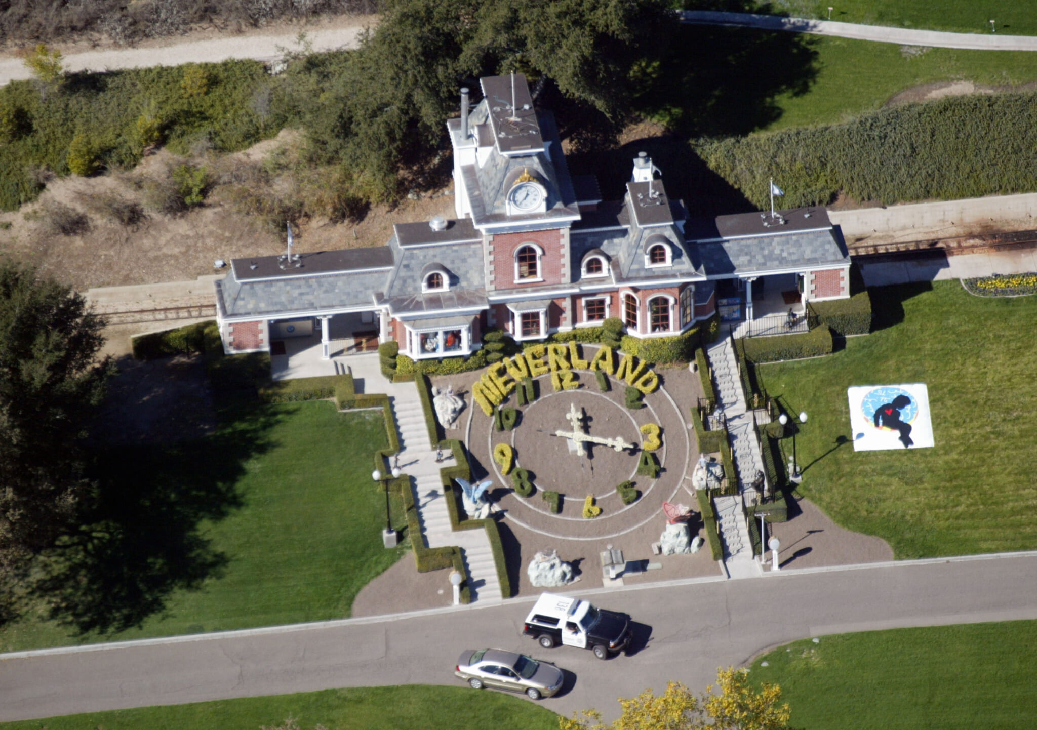 Michael Jacksons Neverland Ranch Sells To Billionaire For 22 Million Laptrinhx News