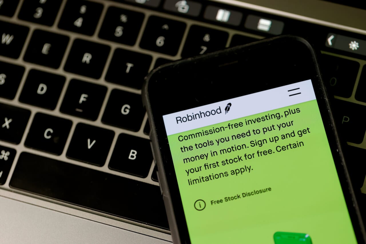 Trading Platform Robinhood Fined 65 Million By Securities And Exchange Commission