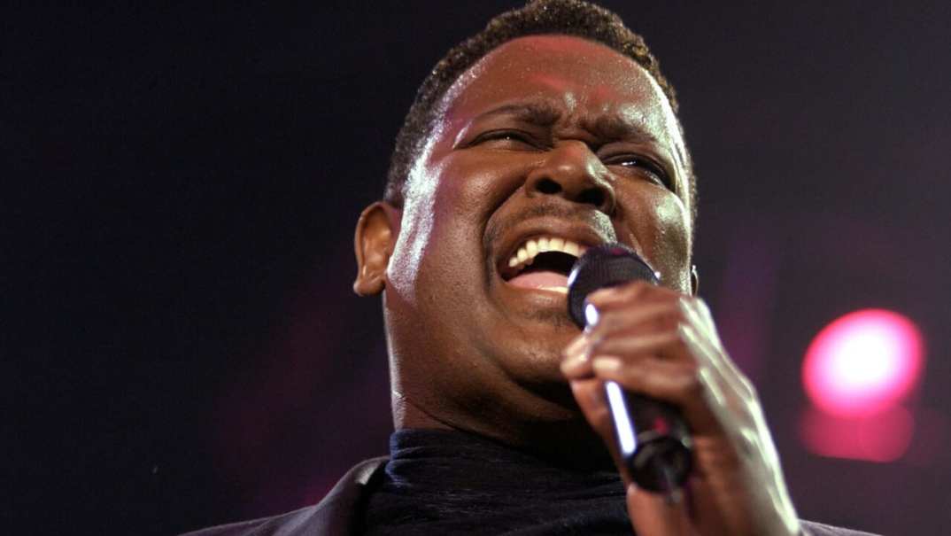 (FILE PHOTO) Singer Luther Vandross Dies At Age 54