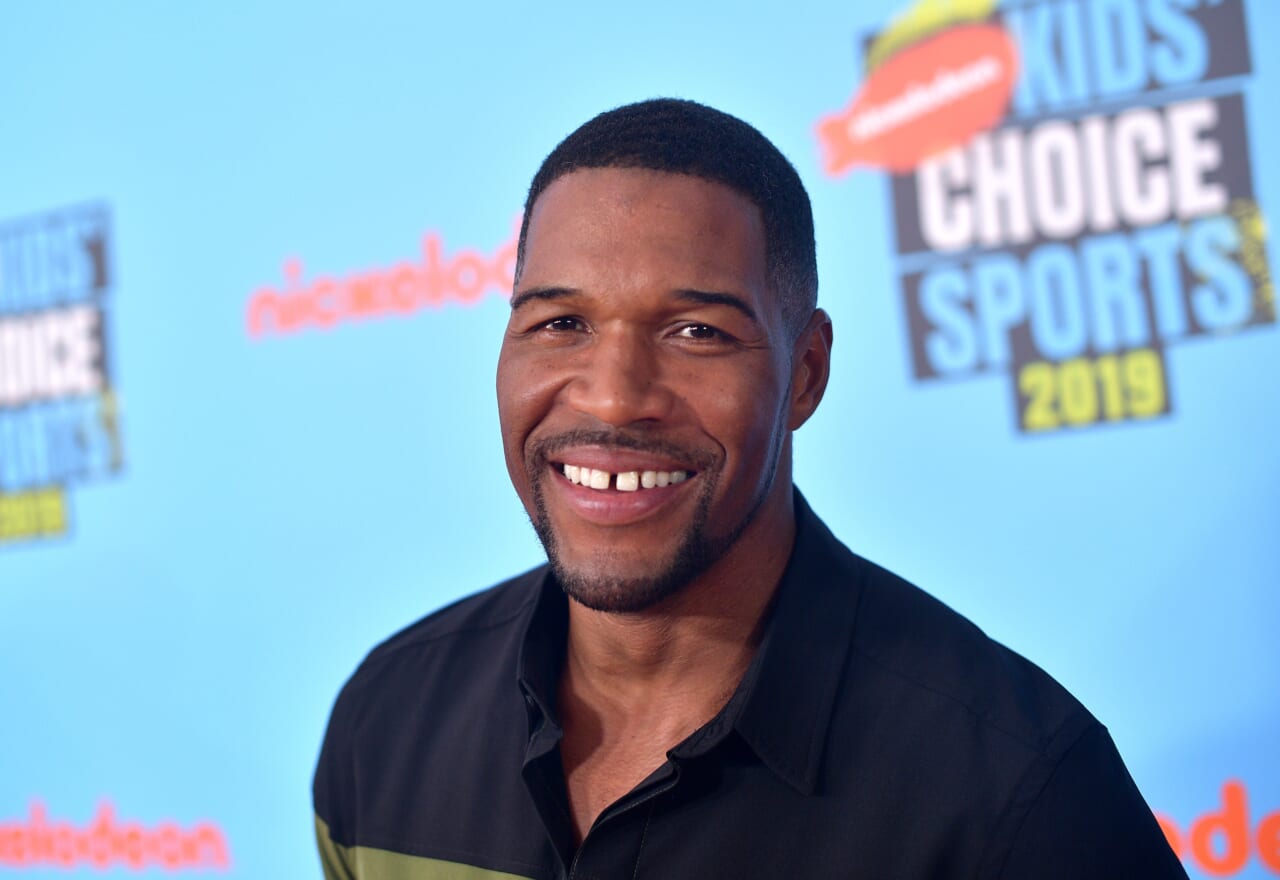 Michael Strahan Tells Gap Nation That Teeth Are Here To Stay 