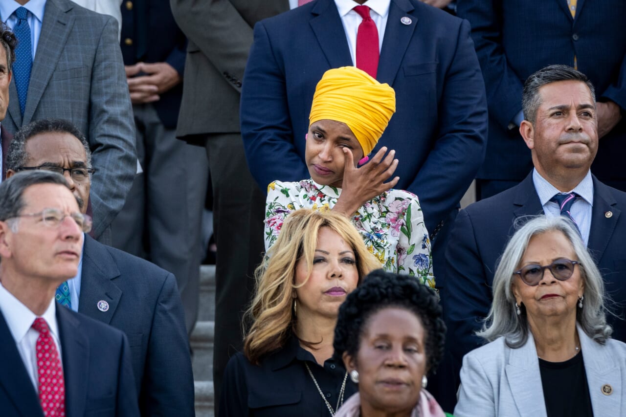 Members Of Congress Mark 600,000 U.S. COVID-19 Deaths At Capitol