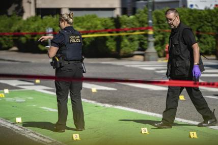 1 dead, 6 injured in shooting near food trucks in Portland