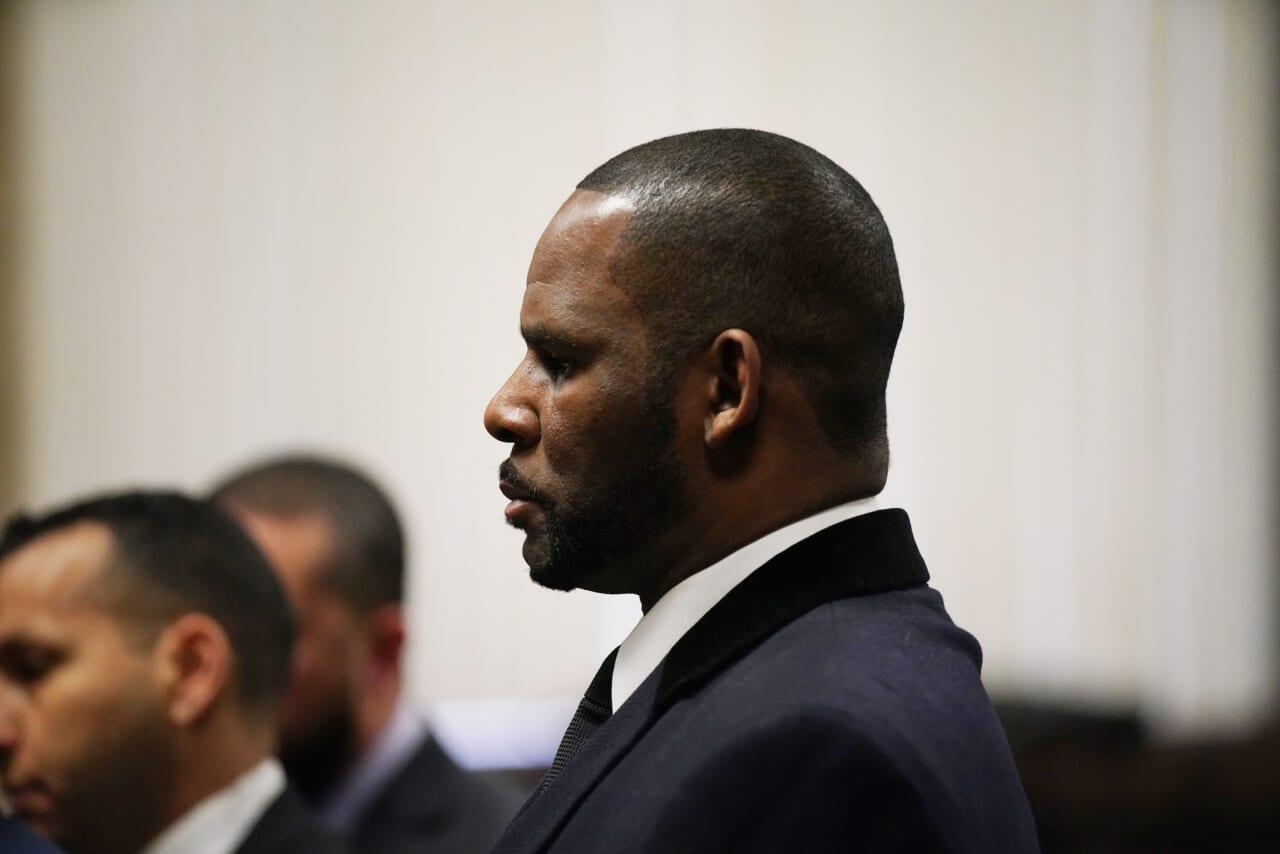 R. Kelly Returns To Court For Hearing On Sex Abuse Allegations