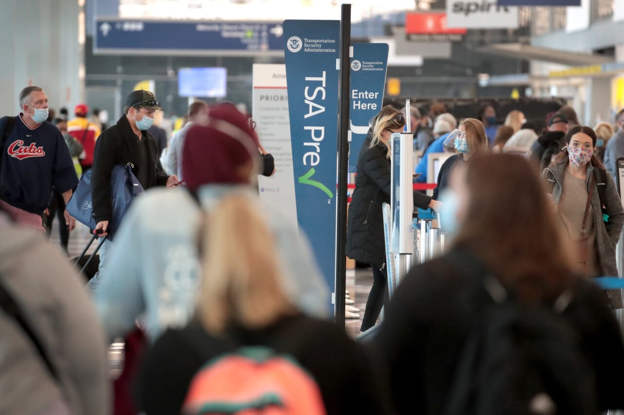 TSA Processes 1 Million Travelers For First Time Since March 17