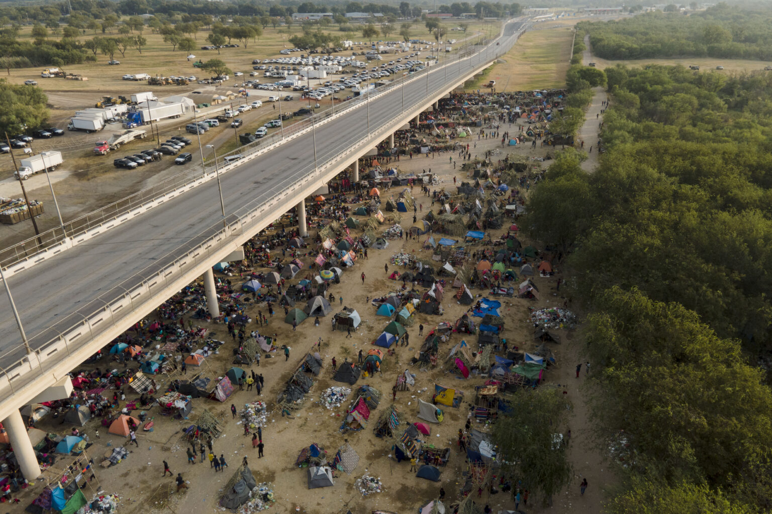 Legal counsel for Haitian migrant in viral photo contradicts Border ...