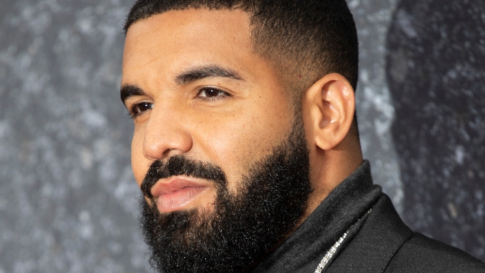 Drake withdraws his nominations for 2022 Grammys