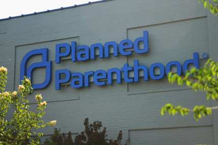 Tennessee cuts HIV program with Planned Parenthood ties