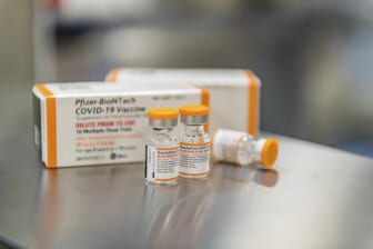 FDA says Pfizer COVID vaccine looks effective for young kids