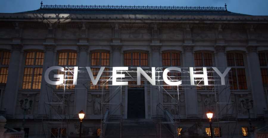 Download Givenchy Store Facade Wallpaper