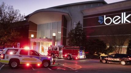 Police chief: 3 shot in fight at North Carolina mall