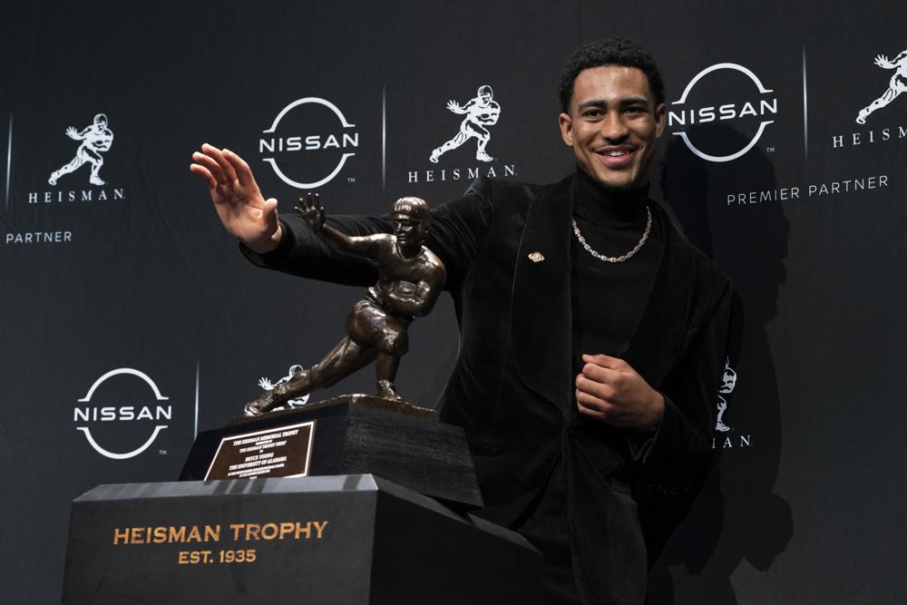 Back-to-back: Bryce Young gives Alabama consecutive Heisman wins