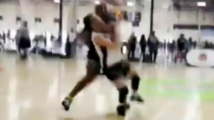 Calif. mom accused of telling daughter to punch another player during girls basketball game