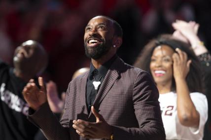 Russ Smith all smiles as Louisville retires his No. 2 jersey