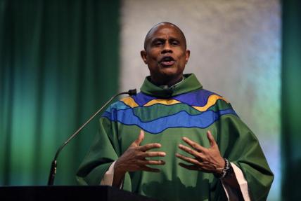Black gay priest in NYC challenges Catholicism from within￼