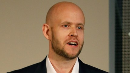 Spotify CEO condemns Joe Rogan’s use of slurs, but says he won’t silence him 